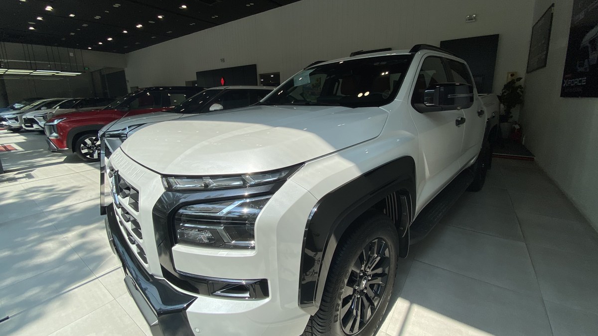 Mitsubishi Triton tại Mitsubishi Diễn Châu